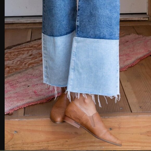 Kelsi Dagger Shoes - Kelsi Dagger Brooklyn Stone Tan Flat - Size 9